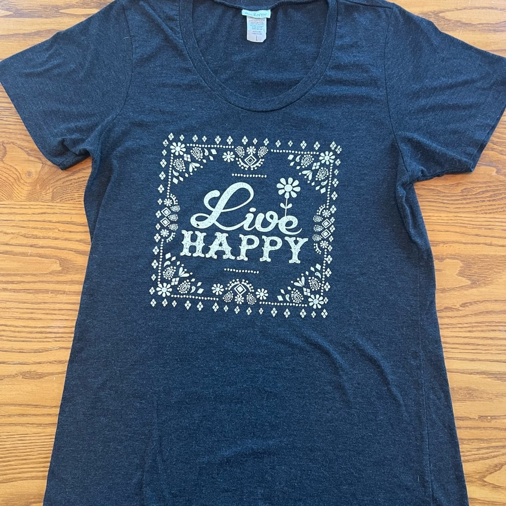 NATURAL LIFE Cream and Gray Short Sleeve Graphic T-shirt